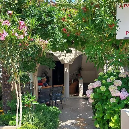 With Parking Space - 10404 Апартаменти Пореч