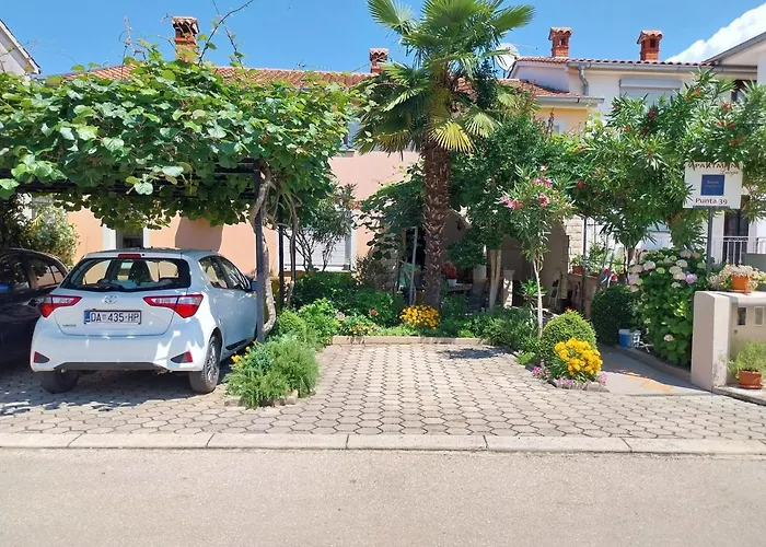 With Parking Space - 10404 Apartman